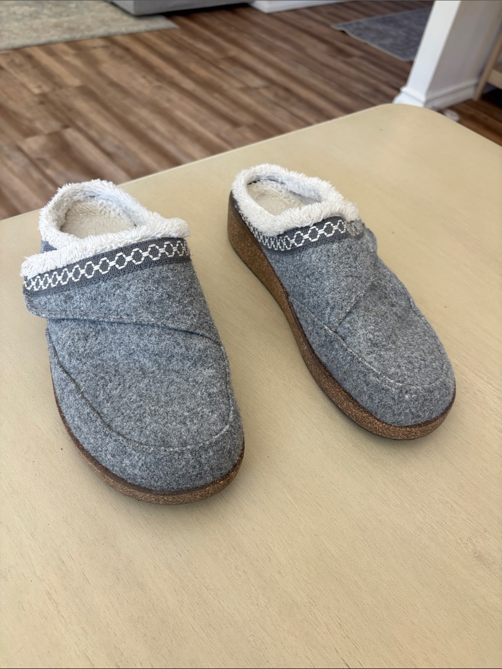 Orthofeet Charlotte Women’s Orthopedic Slippers Clogs Gray Felt Size 9 Medium